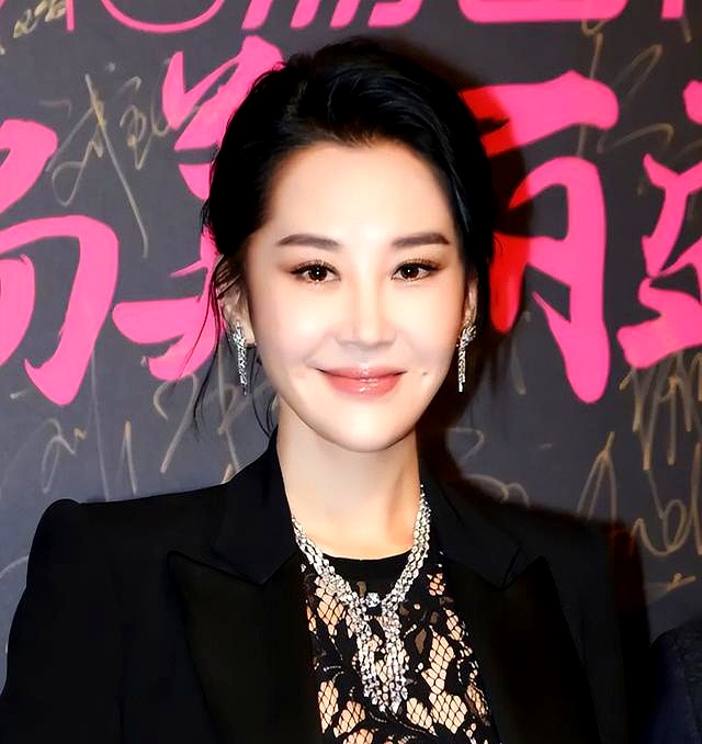 被称女人中极品的许晴，为何56岁还单身？