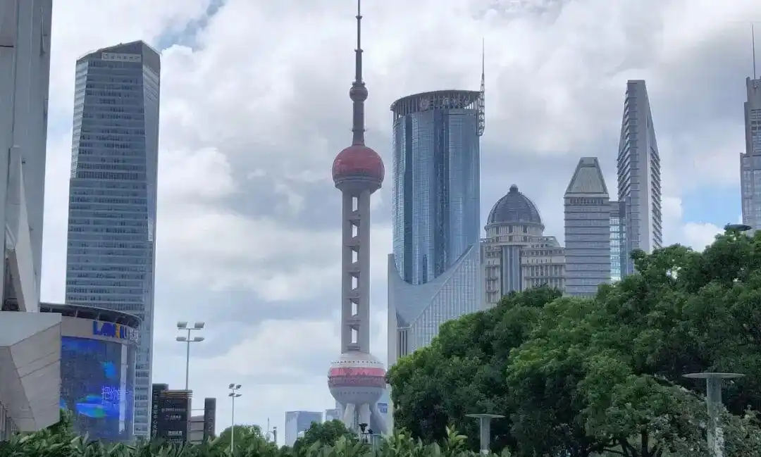 2.3万套！上海二手房“翘尾”突袭