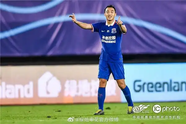 画上的爱徒也是场上的领袖，你猜，崔帅这幅灵魂画作画的谁？