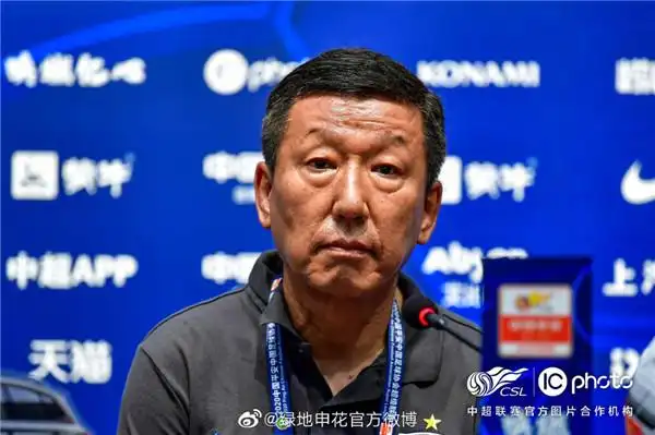 画上的爱徒也是场上的领袖，你猜，崔帅这幅灵魂画作画的谁？