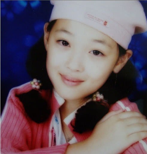 崔雪莉自杀前的照片曝光，腿上满是伤痕！