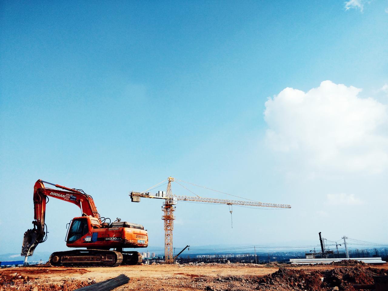 9家建筑央企2025年A股表现：中国核建涨超50%，中国交建跌19%