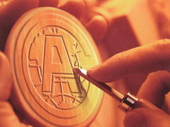 如何理解配股交易的操作逻辑？配股为何是卖出操作？