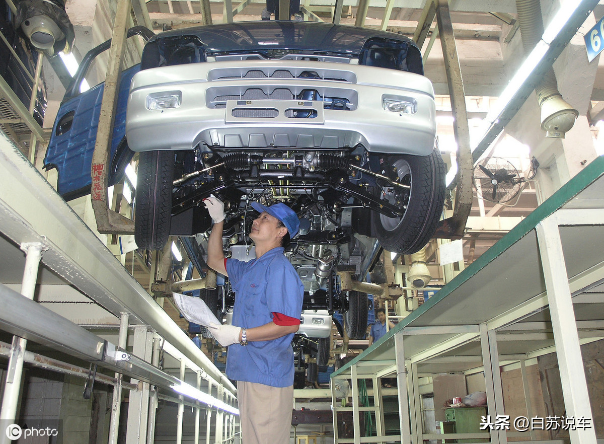 浅谈汽车底盘装甲的作用，了解这四大点，选好底盘装甲并不难