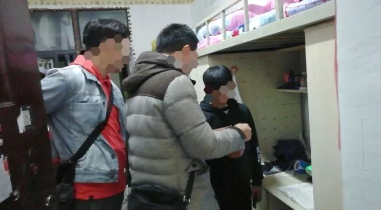 大学生制作“机器人”在QQ群传播淫秽视频收取会员费？一夜暴富不成反被抓