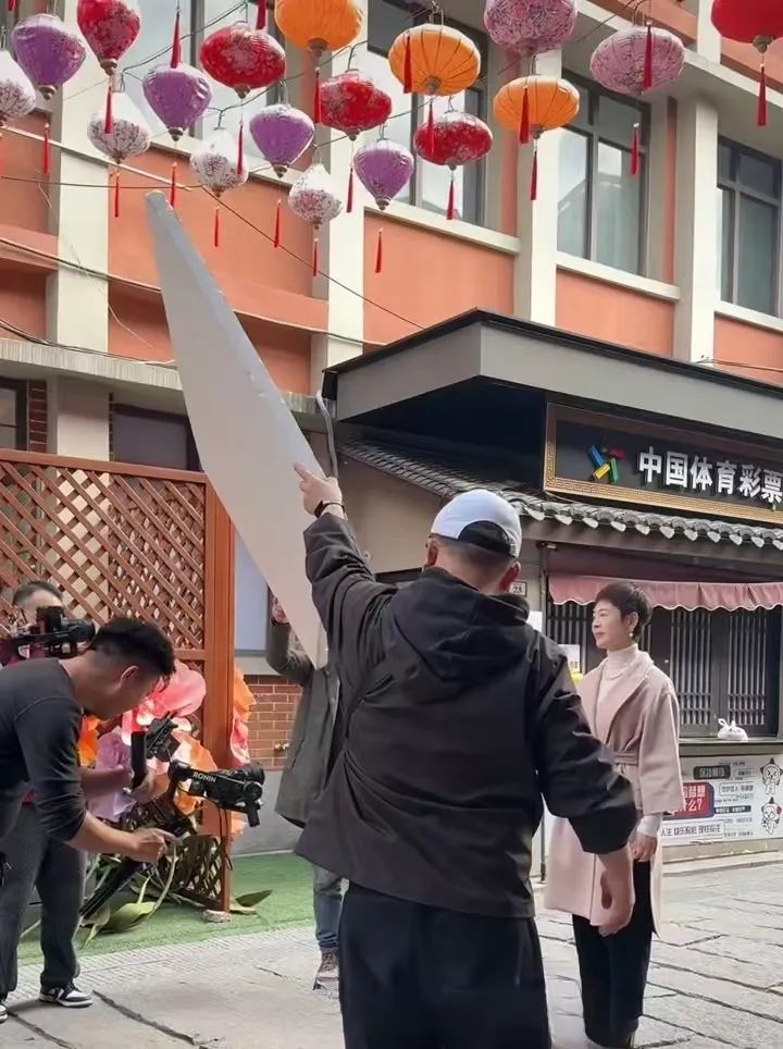 王燕拍摄《你们现在还好吗》策划。.jpg