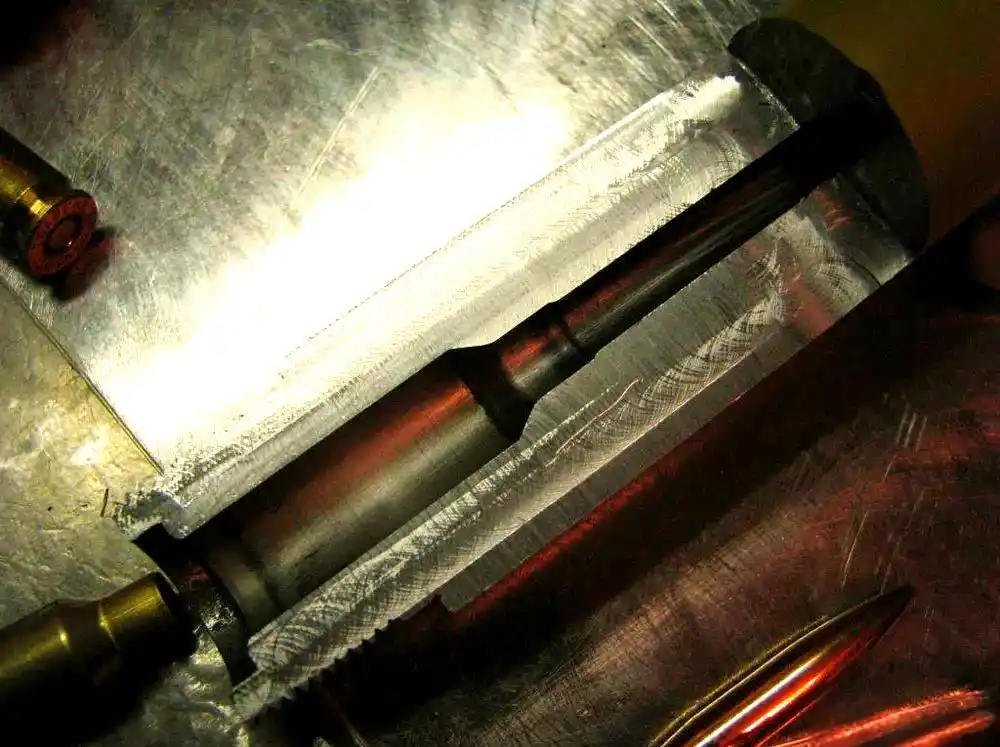 现代弹药设计的突破与创新：远射程的实现