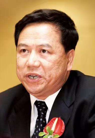 “晴格格”王艳：22岁嫁大11岁富豪，被小8岁继子打被亲儿子辱说