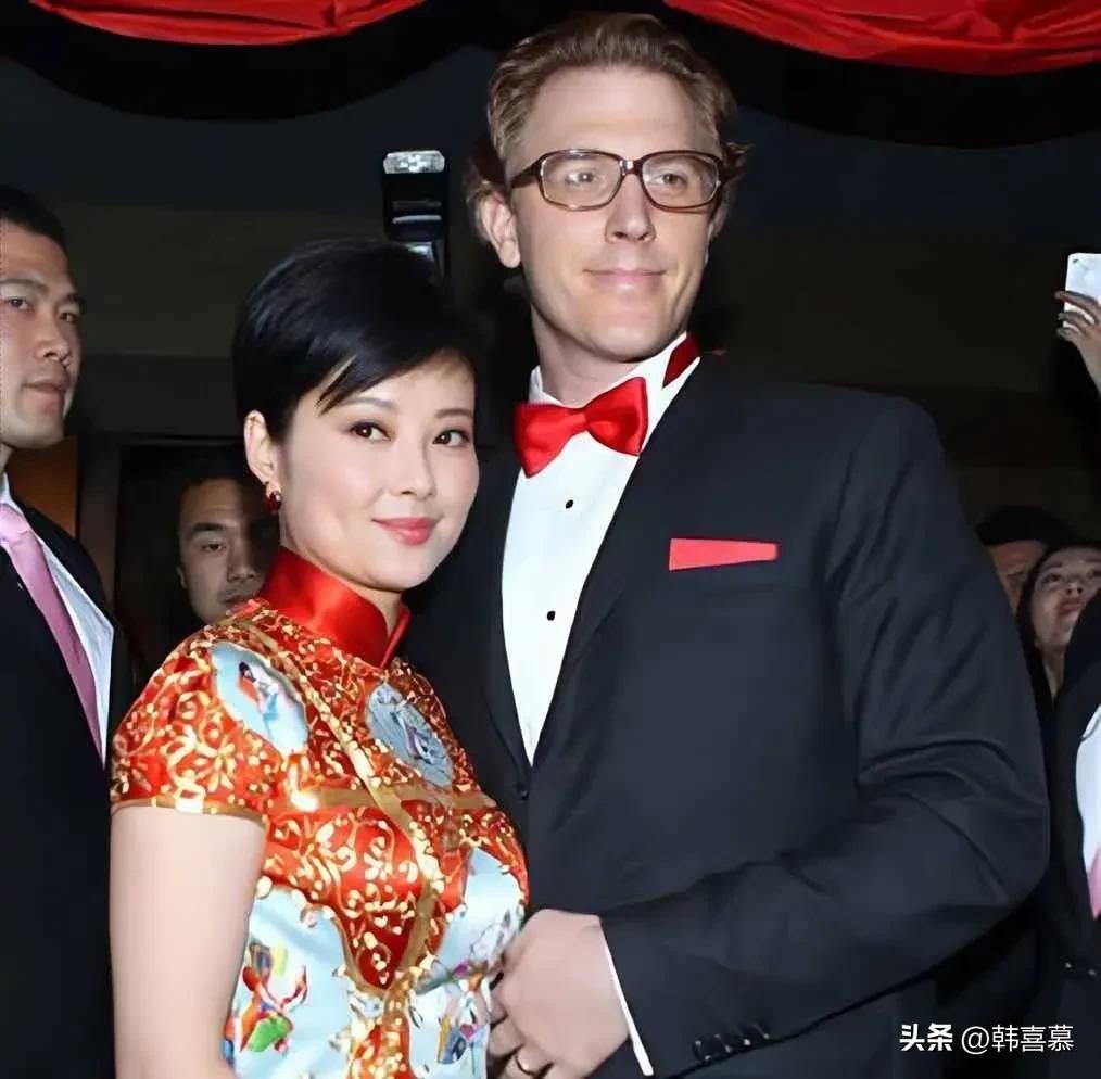 53岁袁立近况，年轻十岁，不生孩子国外冻卵，三婚两离，活的自我