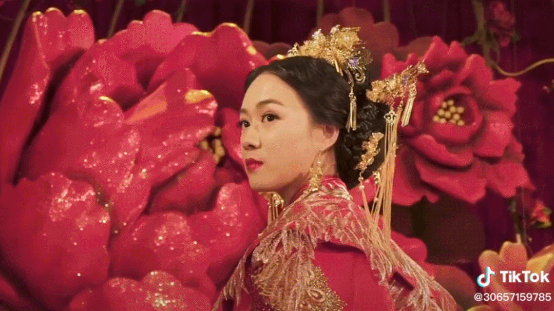 中式婚礼火遍全球！华丽梦幻有排面，国外网友：我也想整一个