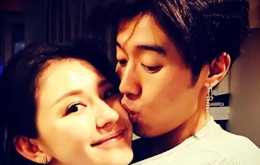 热依扎晒女儿近照，小家伙胖乎乎超可爱！她未提及孩子的亲生父亲