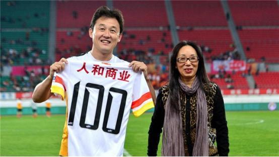 黑龙江女首富戴秀丽，95亿身价却遭离婚，丈夫称：厌倦了富裕生活