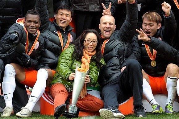 黑龙江女首富戴秀丽，95亿身价却遭离婚，丈夫称：厌倦了富裕生活