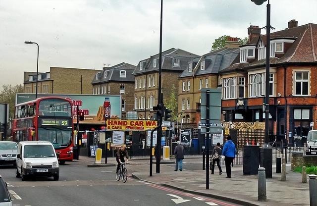 黑龙江女首富戴秀丽，身价95亿却惨被离婚，丈夫回应：厌倦太富裕