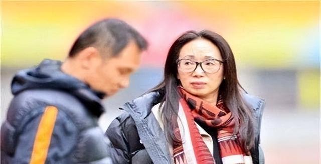 黑龙江女首富戴秀丽，身价95亿却惨被离婚，丈夫回应：厌倦太富裕