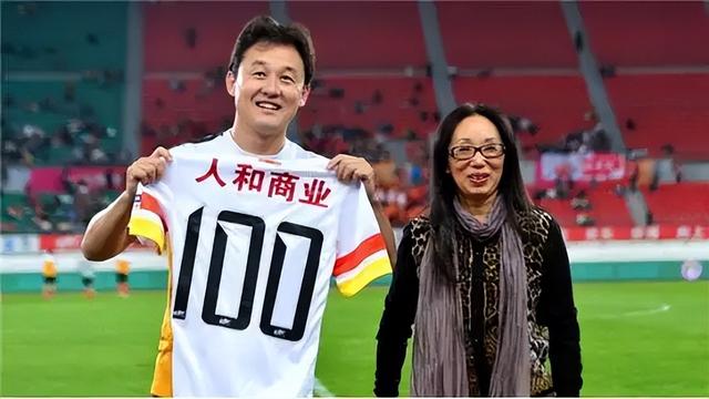 黑龙江女首富戴秀丽，95亿身价却被离婚，丈夫直言：厌倦太富裕