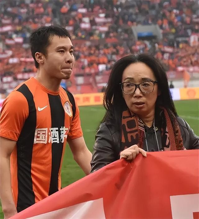 黑龙江女首富戴秀丽，95亿身价却被离婚，丈夫直言：厌倦太富裕