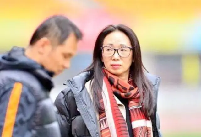 黑龙江女首富戴秀丽，95亿身价却被离婚，丈夫直言：厌倦太富裕