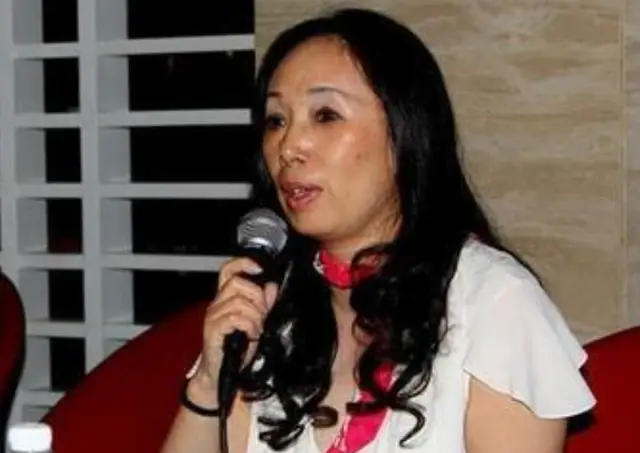 黑龙江女首富戴秀丽，95亿身价却被离婚，丈夫直言：厌倦太富裕