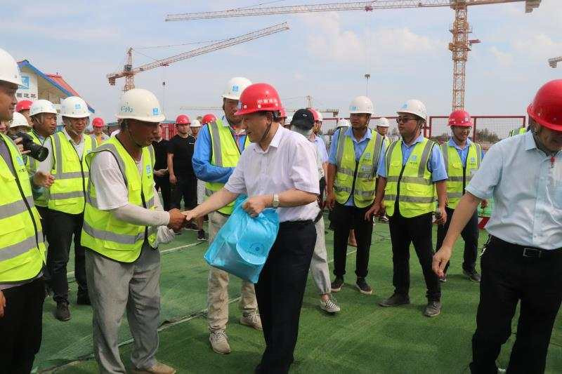 防疫情、战高温 安徽省总工会走进建设一线慰问劳动者