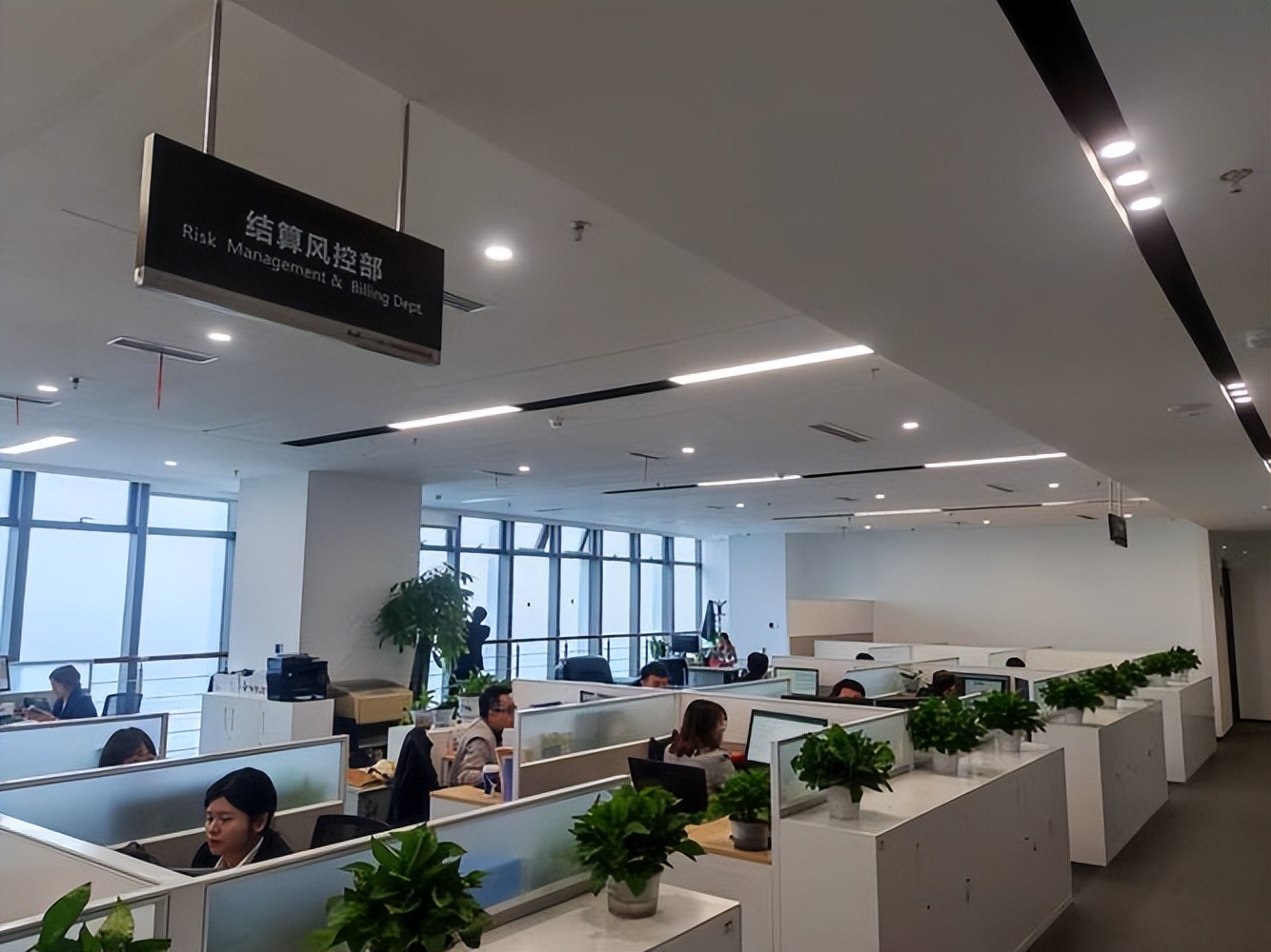 5000万门槛形同虚设？中介买壳卖壳带散户入场，场外期权要变天