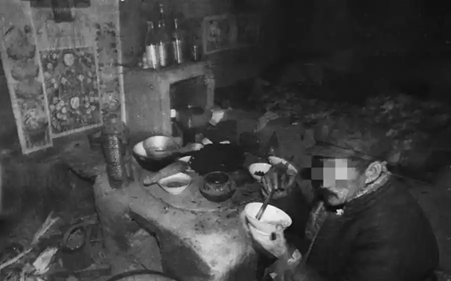 2002年，山东老汉因女儿拒绝为弟弟买房怒下杀手，直言：她该死