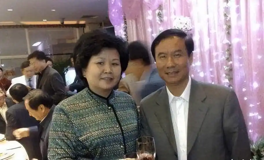 回顾邢质斌：与丈夫相守50年，罗京离世后自请离职，如今怎样了