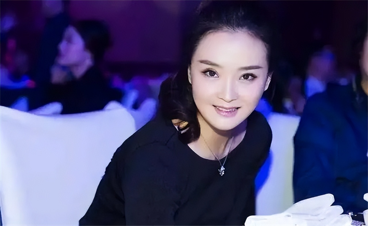 王志才：母亲是郡主，二婚妻子是“晴格格”，豪宅就在紫禁城旁边