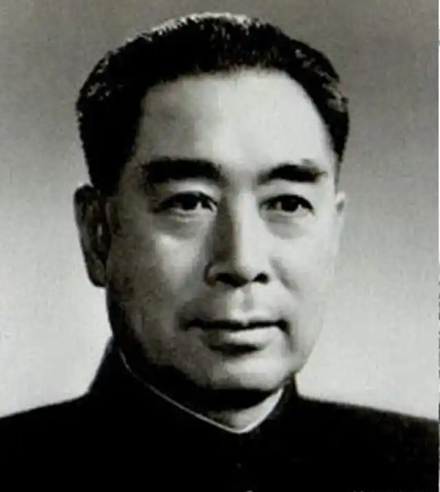 他是原副总理，1975年被永远开除党籍，1979年当选为副主席