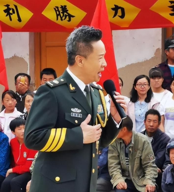 官媒亲自点名，68岁阎维文暴露真实处境，李双江一个字都没说错