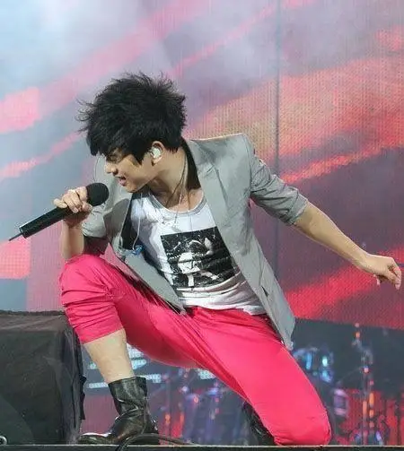 看“歌唱王子”张杰的感情经历，音乐成就了他，音乐也成就了感情