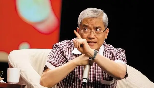 善恶终有报！包养空姐、巧骗情妇900万的郎咸平，如今自食恶果