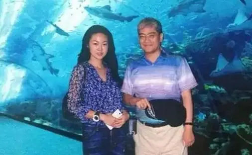 善恶终有报！包养空姐、巧骗情妇900万的郎咸平，如今自食恶果