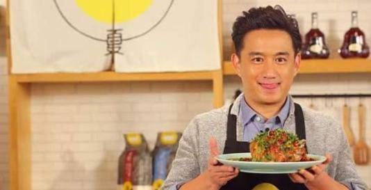 26岁就任教北电的黄磊，爱情事业双丰收，却被知名编剧发文嘲讽