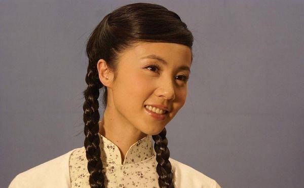 26岁就任教北电的黄磊，爱情事业双丰收，却被知名编剧发文嘲讽