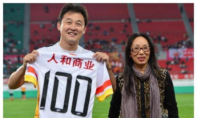 女老板偏心！中超欠薪，国外投钱巨额，造成球队被扣分降级