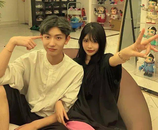 刘聪直播宣布出柜，他创造了内娱历史啊！