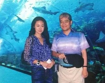 郎咸平：包养小31岁空姐，联合妻子夺回两套房，还要900万赔偿