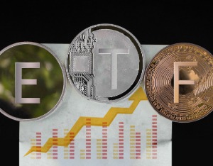 油气股强势领涨，能源ETF广发涨1.98%